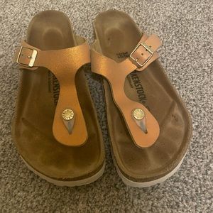 Birkenstock Gizeh Leather 
Thong Sandal - Coral Peach